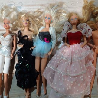 5 Barbie poppen (4 Mattel en 1 Hasbro)