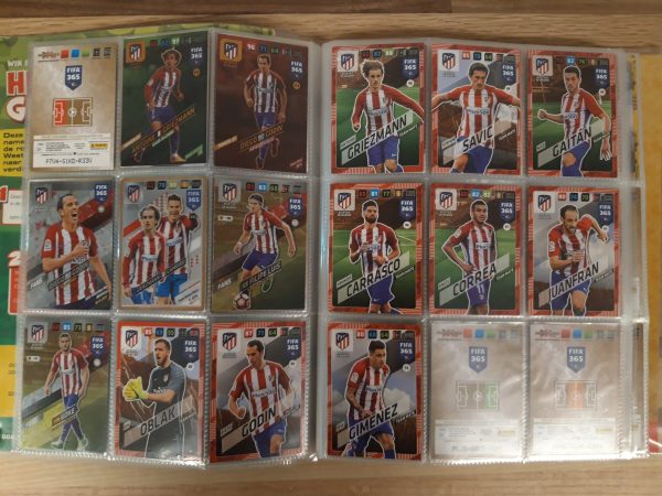 Fifa album voorzien van veel plaatjes - Afbeelding 9