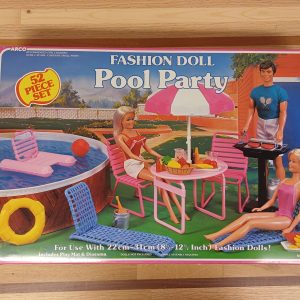 Vintage Pool party (fashion doll)