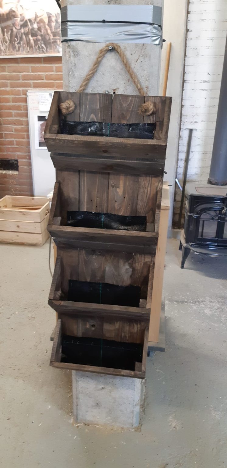 Aardbeien hangbak van pallethout - Afbeelding 5