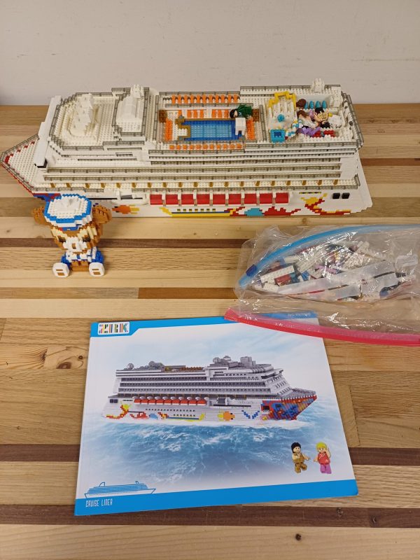 ZRK Cruise Liner & Duffy Bear
