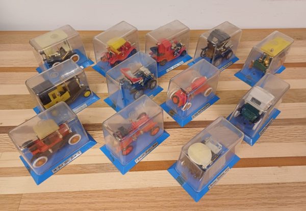 Old Guisval model autootjes - 9 stuks