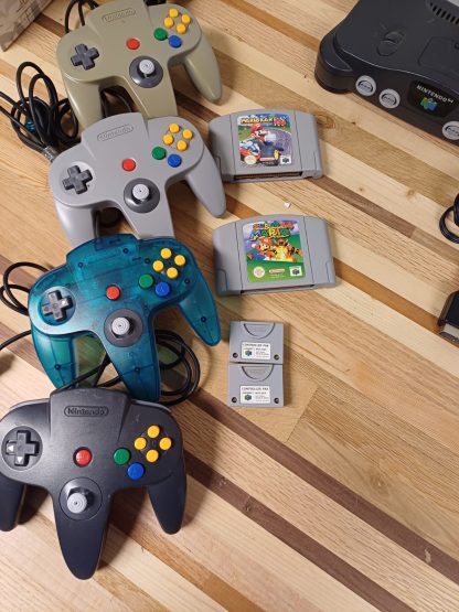 Nintendo 64 & 4 controllers & 2 spelletjes - Afbeelding 3