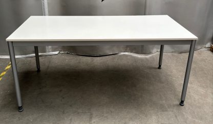 Kantoortafel / bureautafel