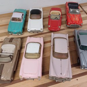 Vintage auto's - 1:18 - 8 stuks
