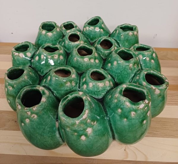 Een groene studio aardewerk koraalvorm vaas - Afbeelding 4