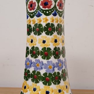 Vaas voorzien van bloemen