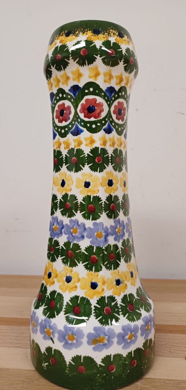 Vaas voorzien van bloemen