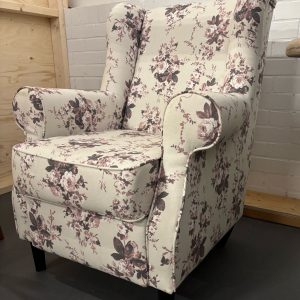 Fauteuil voorzien van bloemen