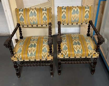 2 antieke houten stoelen met leeuwenkoppen - Afbeelding 7