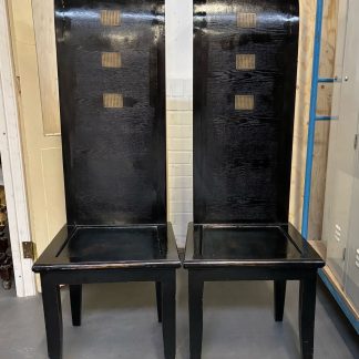 2 Hoge Aziatische Chinese zwarte stoelen