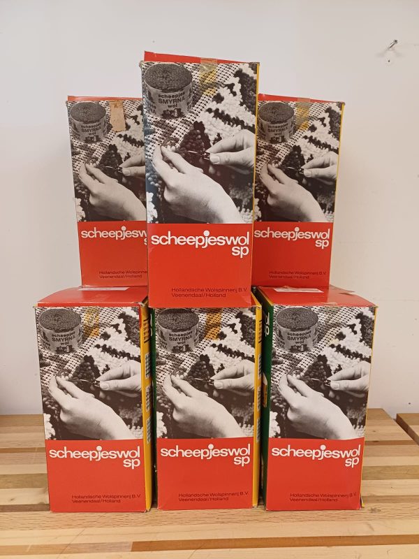 Smyrna Scheepswol - 3 dozen met 20 cups