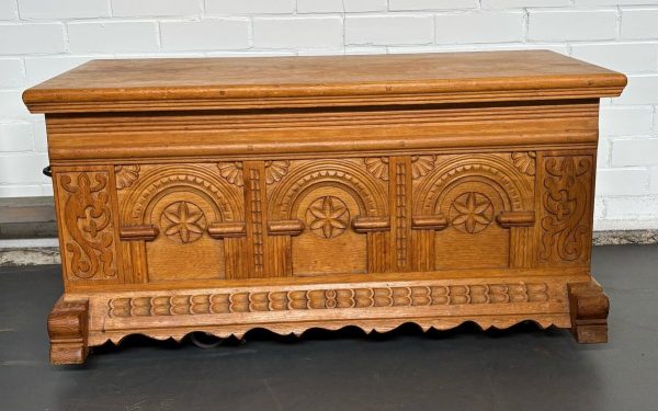 Zeer mooie bewerkte houten kist - Afbeelding 8