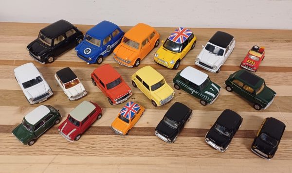 Mini's - autootjes - 18 stuks