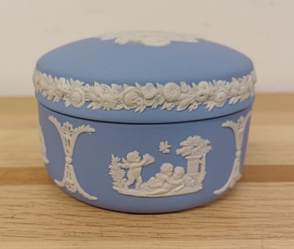Wedgwood Jasperware Boonvormig doosje - Afbeelding 2