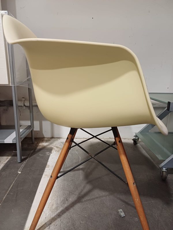 Vitra Eames - Plastic Armchair - Charles & Ray - Afbeelding 2