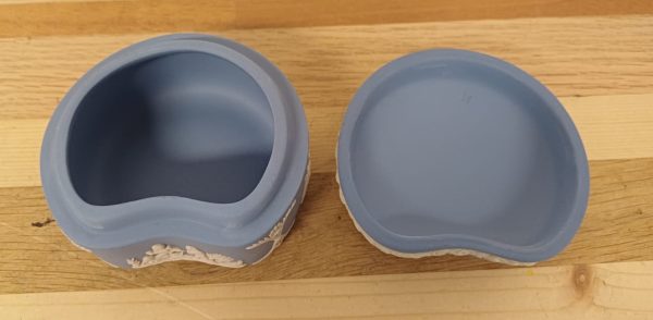 Wedgwood Jasperware Boonvormig doosje - Afbeelding 4