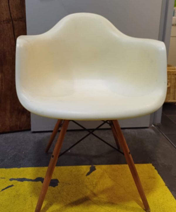 Vitra Eames - Plastic Armchair - Charles & Ray