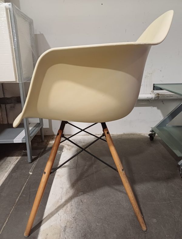 Vitra Eames - Plastic Armchair - Charles & Ray - Afbeelding 5