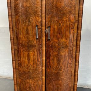 Vintage kledingkast - Wortelnotenhout style