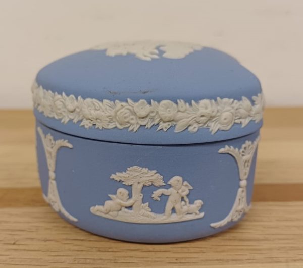Wedgwood Jasperware Boonvormig doosje - Afbeelding 8