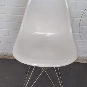 Witte Tess-Co stoel