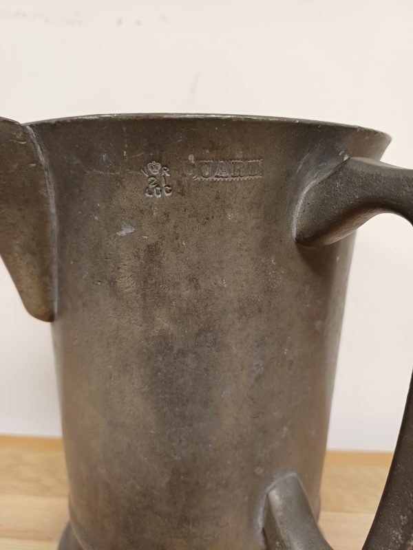 Antieke Tinnen Schenkkan met Gravure - Quart VR - Afbeelding 2