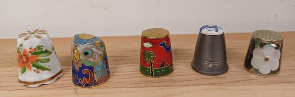 Vintage vingerhoedjes - 49 stuks - Afbeelding 2
