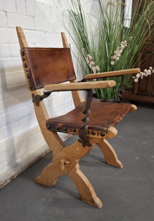 Stoel - Bram Sprij Brutalist stijl