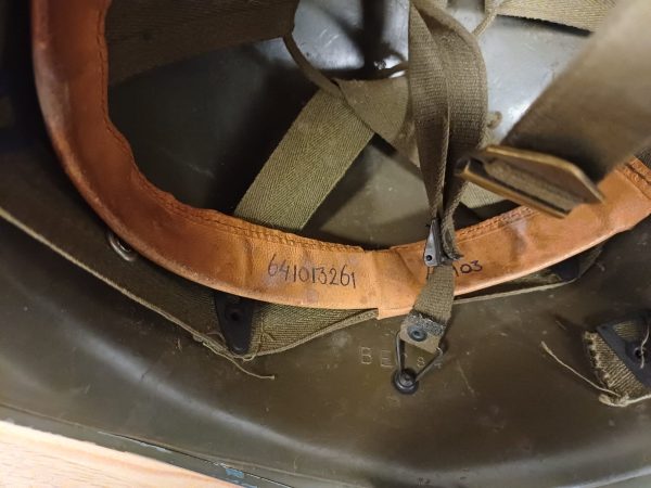 Legertas / plunjezak voorzien van kleding en accessoires - Afbeelding 18