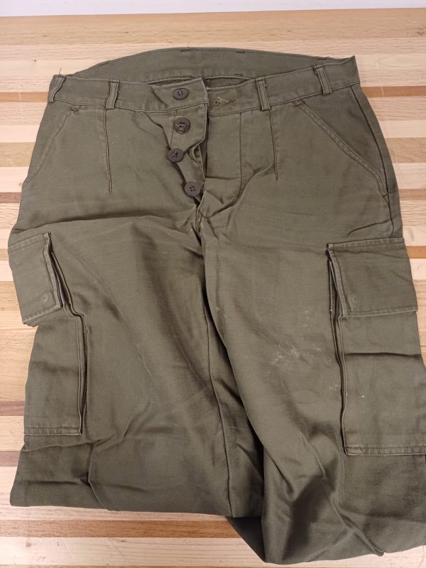 Legertas / plunjezak voorzien van kleding en accessoires - Afbeelding 22