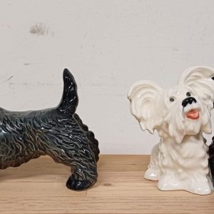 2 Goebel Terrier beeldjes