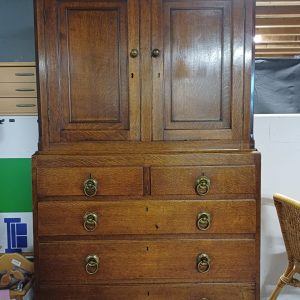 Eiken houten kabinetskast