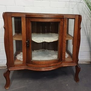 Antiek houten theekastje