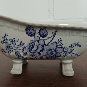 Zeepbakje in de vorm van een badkuip op pootjes