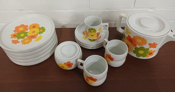 Arzberg retro servies met bloemen en oranje accenten - 12 delig