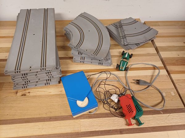 Airfix racebaan en onderdelen