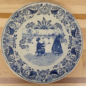 Wandbord met oud-hollands tafereel Fantaisie Regout Maastricht