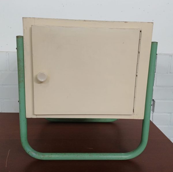 Retro nachtkastje - geel en groen