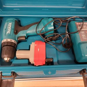 Makita Boor-/schroefmachine 6270D in koffer