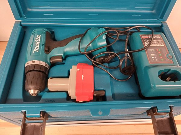 Makita Boor-/schroefmachine 6270D in koffer