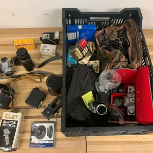 Krat voorzien van foto apparatuur