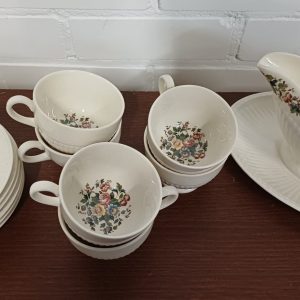 6 Wedgwood Conway kop en schotel en sauskom
