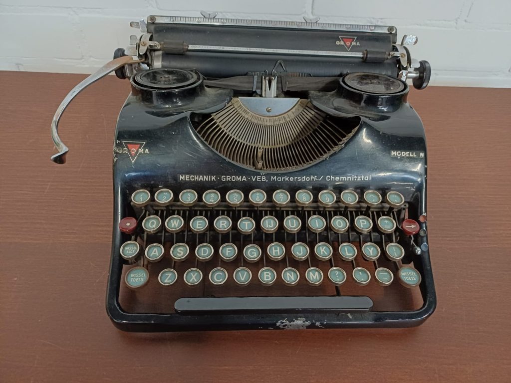 Vintage Groma Typemachine - Modell N