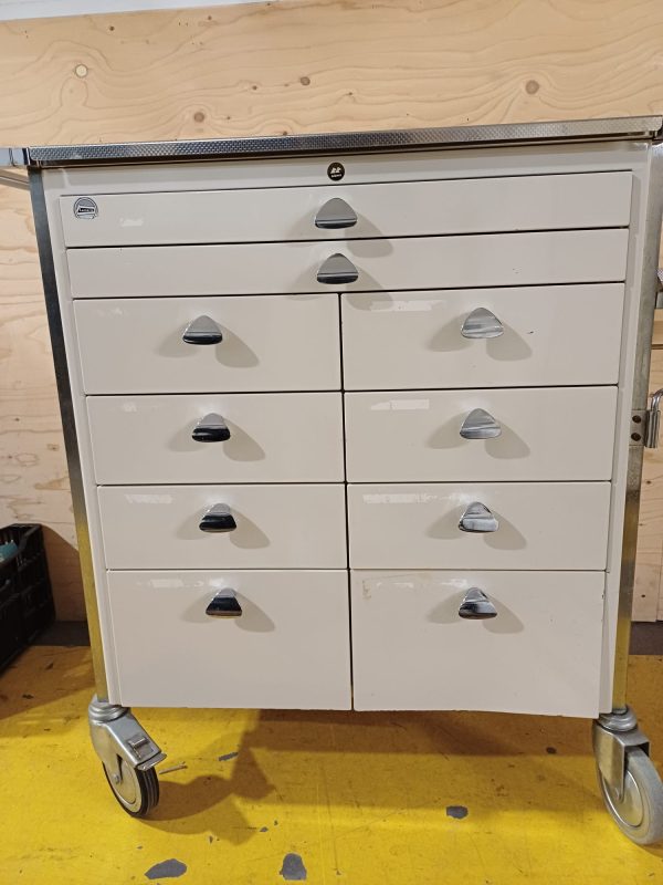 Tandarts / dokters instrumenten kastje op wielen