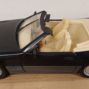 Maisto Mercedes Benz 500 SL (1989) 1:18