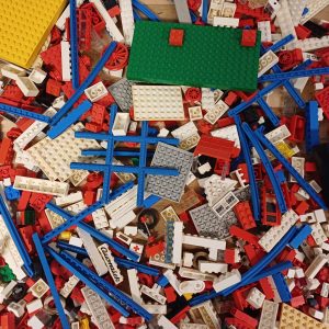 Vintage houten legodoos voorzien van Lego