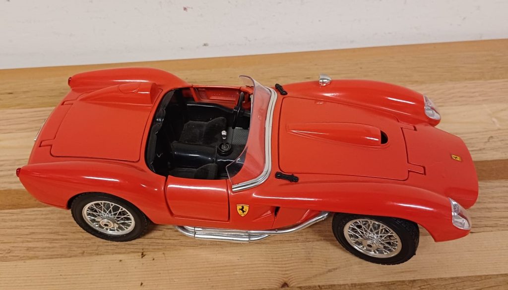 Bburago Ferrari 250 Testa Rossa (1957) 1:18