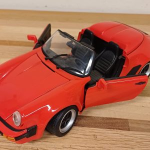 Maisto Porsche 911 Speedster (1989) 1:18