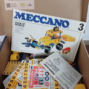 Doos voorzien van Meccano